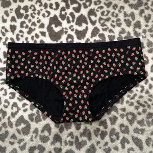 PINK Victoria’s Secret Seamless Hiphugger Panty Black Strawberry Print Medium
